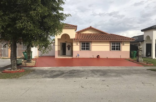 Hialeah Gardens House | MIAMI VACATIONAL 20122 4BED-2BATH