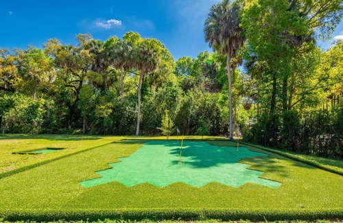 Town N County Park House | Miami Vice Luxury Gated Home with Mini Golf + BBQ