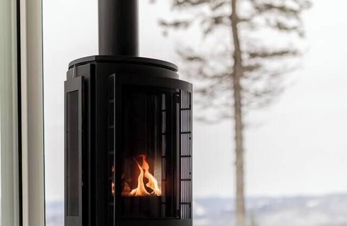 Lac Beauport House | MICA - Micro Chalet | Spa & Mountain Views near Québec City