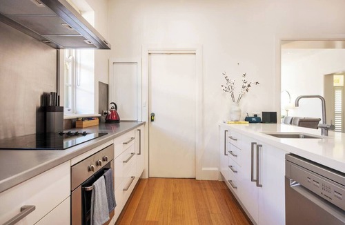 Central Mudgee House | Micah House Central Mudgee Art Deco Hideaway