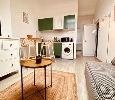 Tours City Centre Apartment | MiCASA, Studio avec Clim hyper centre