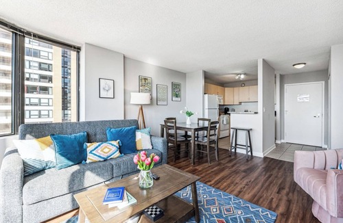 South Loop Apartment | MICH AVE, Downtown, Grant Park 2bd/2ba #23