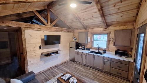 Superior Cabin | Micham's Clark Fork River Retreat