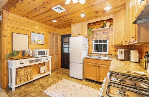 Biglerville Cabin | Michaux Forest Retreat