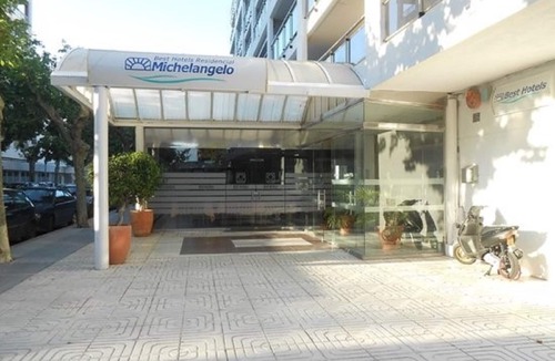 Salou City Centre Apartment | Michelangelo Apartment pools wifi