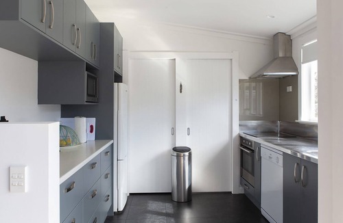 New Plymouth Cottage | MICHELIA FIGO COTTAGE