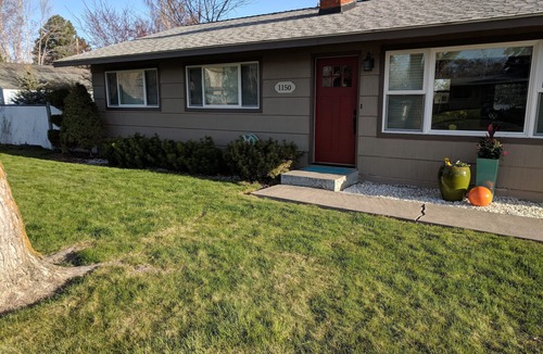 Baker City House | Michelle's MCM. Sleeps 8