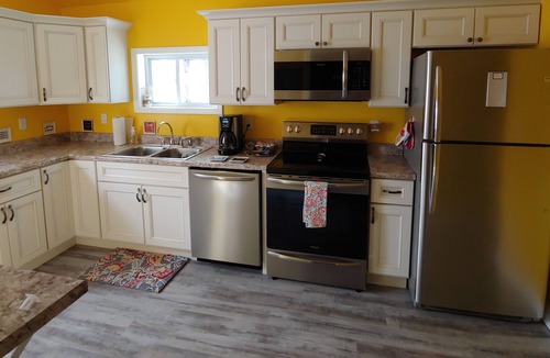 Owosso House | Michelle's Nest 2 bedroom Apartment