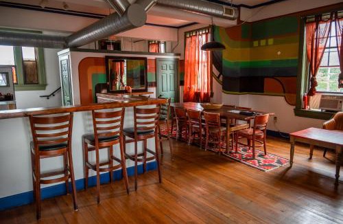 West End Apartment | Michie Hostel