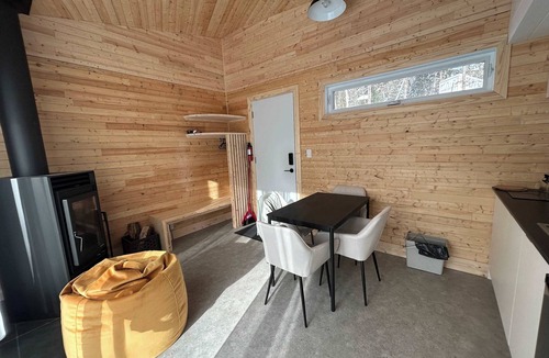 Notre-Dame-Auxiliatrice-de-Buckland Ski Chalet | Micro-Cabine in the Moutains | Solstice 1