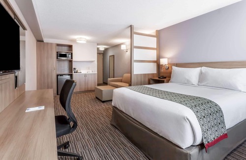 Casselman Hotel | Microtel by Wyndham Casselman