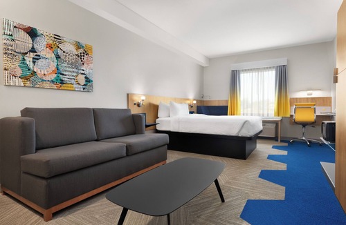 Lachute Hotel | Microtel by Wyndham Lachute