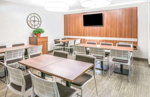 Fishers Hotel | Microtel By Wyndham Victor