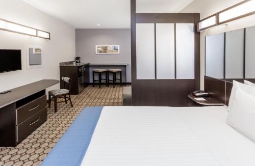 Elkhart Hotel | Microtel Inn and Suites Elkhart