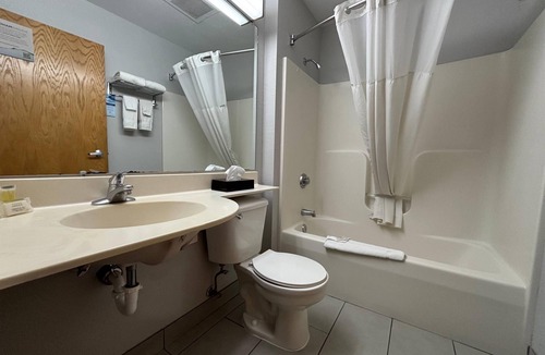 Champaign Hotel | Microtel Inn by Wyndham Champaign