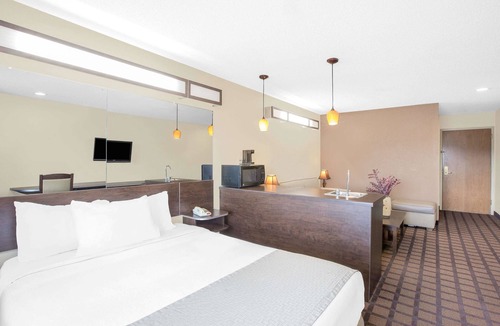 Franklin Hotel | Microtel Inn by Wyndham Franklin