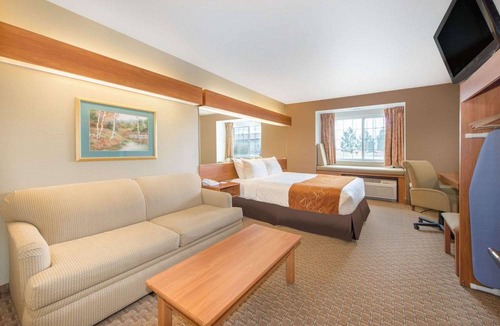 Raton Hotel | Microtel Inn & Suites by Wyndham Raton