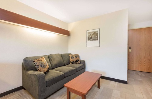 Ste Genevieve Hotel | Microtel Inn & Suites by Wyndham Sainte Genevieve