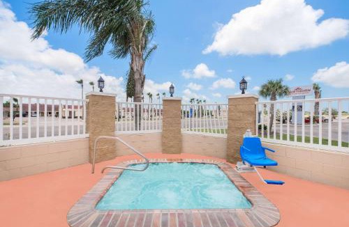 Aransas Pass Hotel | Microtel Inn & Suites by Wyndham Corpus Christi/Aransas Pass