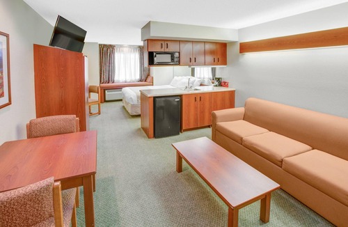 Hattiesburg Hotel | Microtel Inn & Suites by Wyndham Hattiesburg
