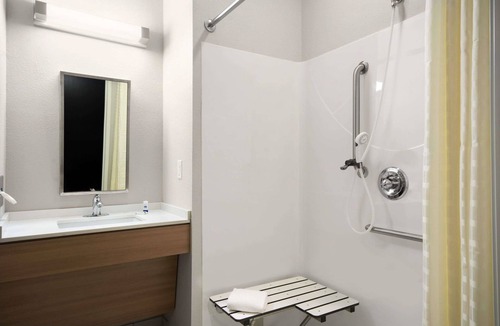 Lynchburg Hotel | Microtel Inn & Suites By Wyndham Lynchburg