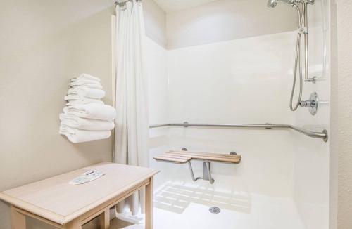 Verdigris Hotel | Microtel Inn & Suites by Wyndham Claremore