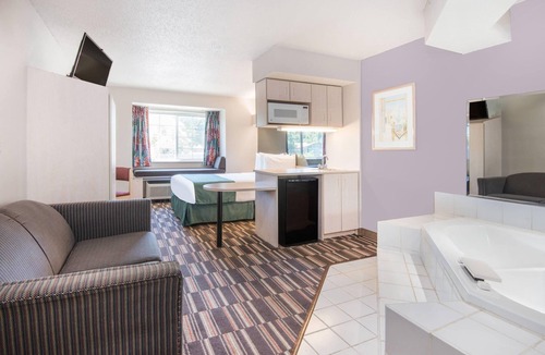 Verdigris Hotel | Microtel Inn & Suites by Wyndham Claremore