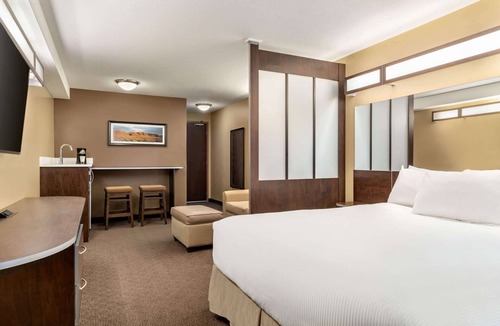 Estevan Hotel | Microtel Inn & Suites by Wyndham Estevan