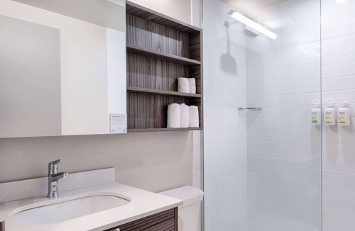 Kanata Lakes - Marchwood Lakeside - Morgan's Grant - Kanata Hotel | Microtel Inn & Suites by Wyndham Kanata Ottawa West