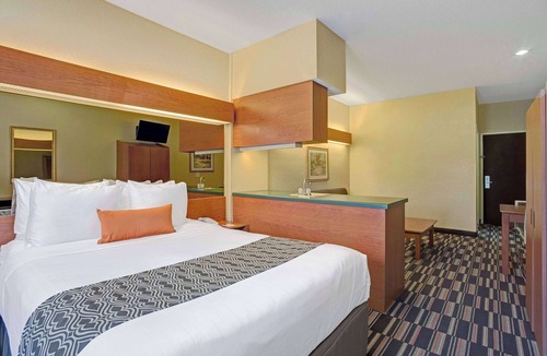 Bushnell Hotel | Microtel Inn & Suites by Wyndham Bushnell
