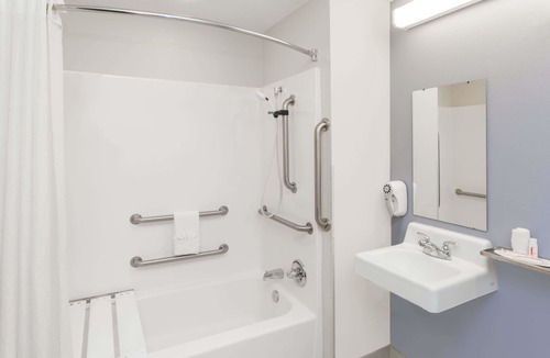 Elkhart Hotel | Microtel Inn & Suites by Wyndham Elkhart