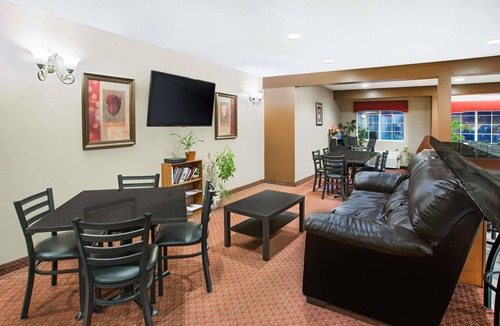 Holland Hotel | Microtel Inn & Suites by Wyndham Holland