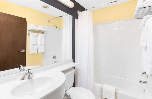 Kearney Hotel | Microtel Inn & Suites by Wyndham Kearney