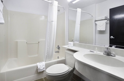 Meridian Hotel | Microtel Inn & Suites by Wyndham Meridian