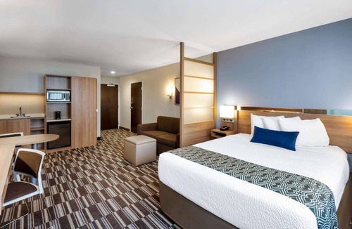 Warsaw Hotel | Microtel Inn & Suites by Wyndham Warsaw