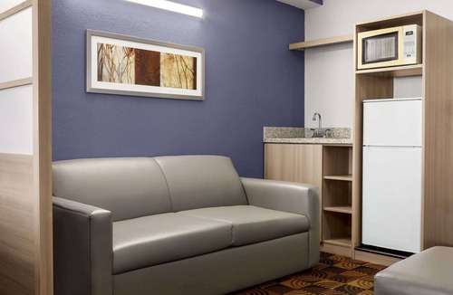Lincoln Hotel | Microtel Inn & Suites by Wyndham Lincoln