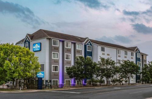 Austin Hotel | Microtel Inn & Suites by Wyndham Austin Airport
