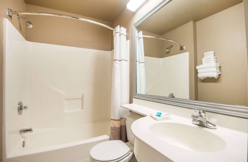 Miami Hotel | Microtel Inn & Suites by Wyndham Miami