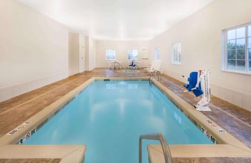 Perry Hotel | Microtel Inn & Suites by Wyndham Perry