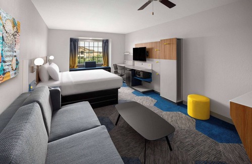 Buda Hotel | Microtel Inn & Suites by Wyndham Buda Austin South