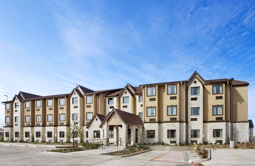 Buda Hotel | Microtel Inn & Suites by Wyndham Buda Austin South