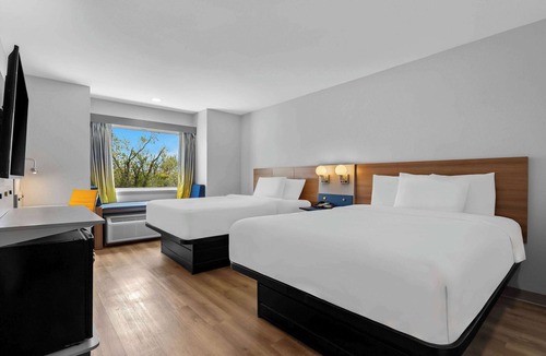 Tulsa Hotel | Microtel Inn & Suites by Wyndham Tulsa/Catoosa Route 66