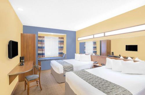 Chili Center Hotel | Microtel Inn & Suites Chili/Rochester