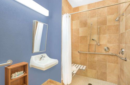 Chili Center Hotel | Microtel Inn & Suites Chili/Rochester