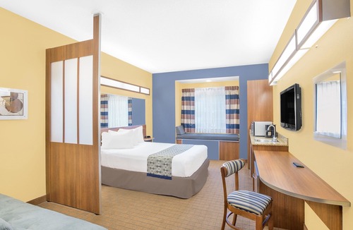 Chili Center Hotel | Microtel Inn & Suites Chili/Rochester