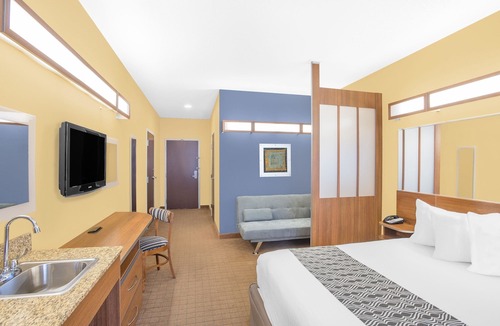 Chili Center Hotel | Microtel Inn & Suites Chili/Rochester