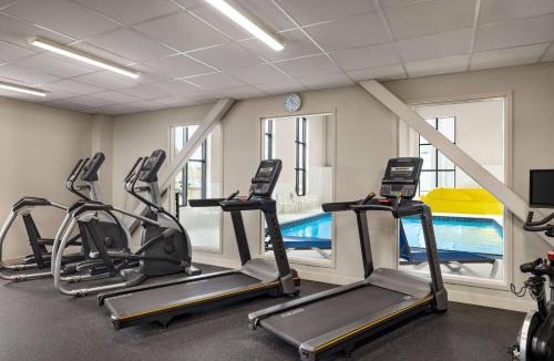 Dorval Hotel | Microtel Inn & Suites Dorval QC