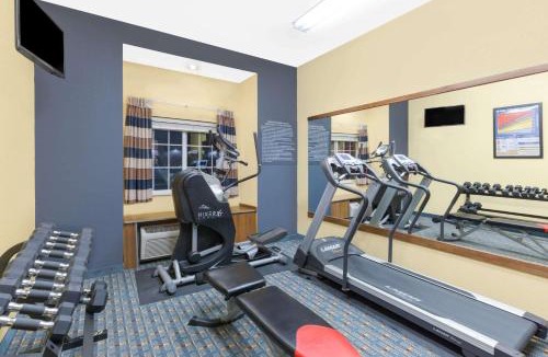 Kearney Hotel | Microtel Inn & Suites - Kearney