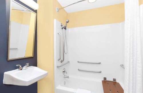 Kearney Hotel | Microtel Inn & Suites - Kearney