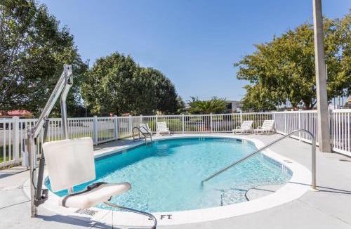 Marianna Hotel | Microtel Inn & Suites Marianna
